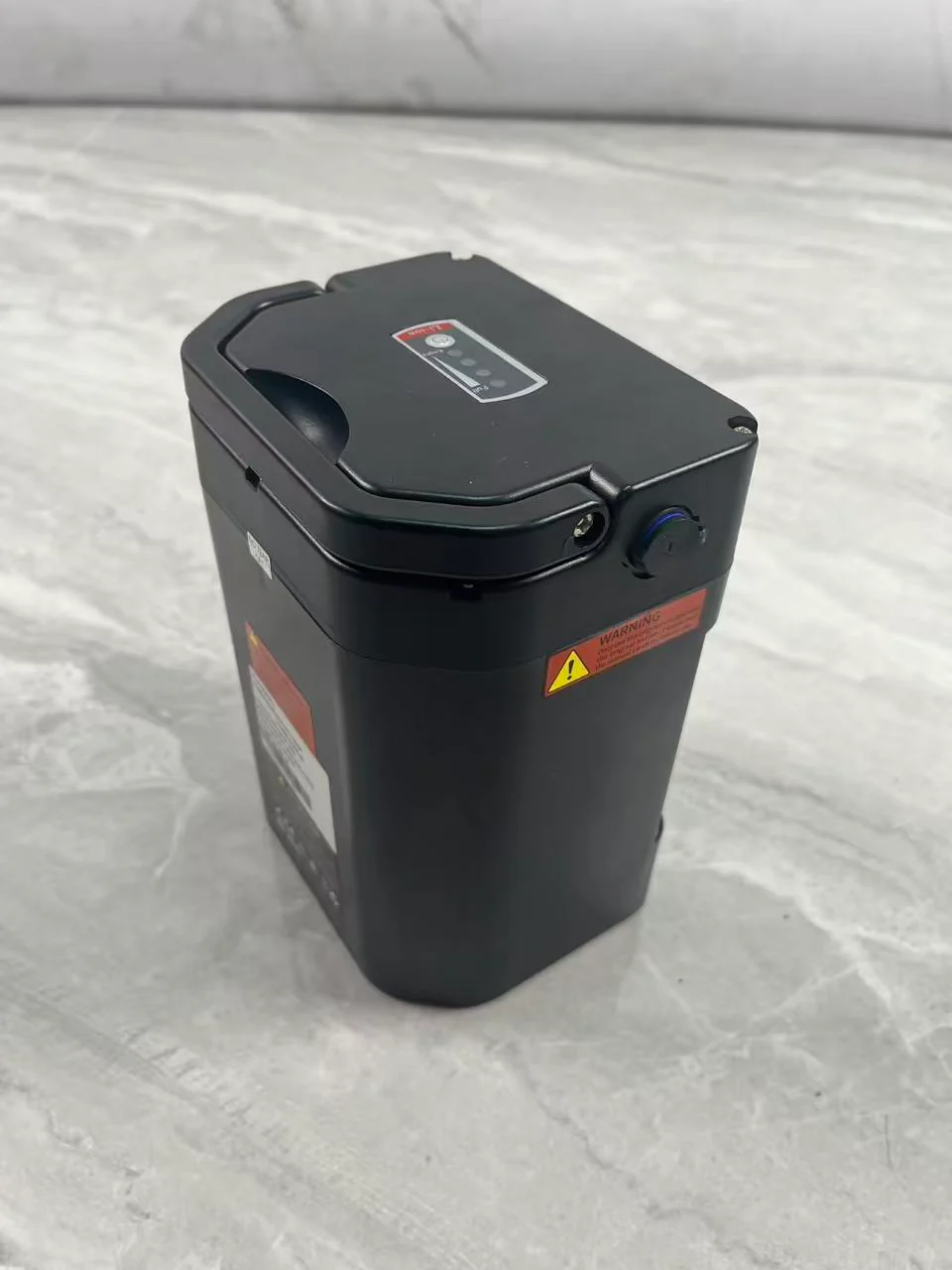 Battery: 48V 7.8Ah, 2600mAh Cells, 13S3P, 374.4Wh (Compatible Model: VARM2605) Proprietary Connector